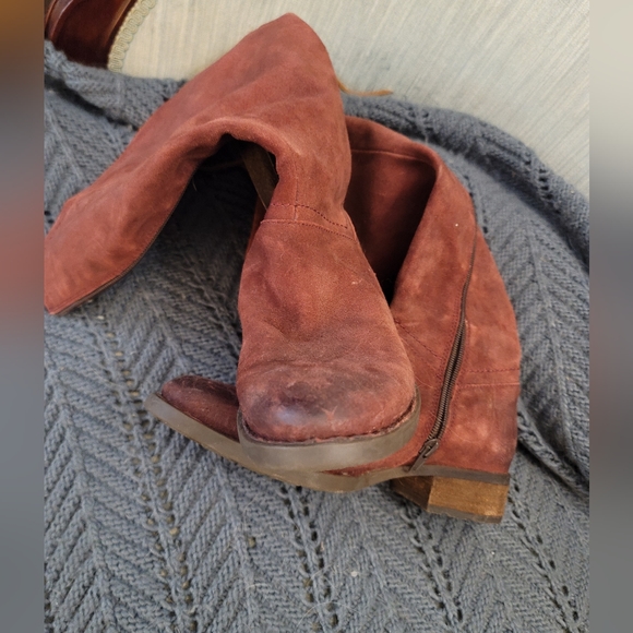 Born Hayden Red Distressed Suede Boots Knee High Size 7.5 - Picture 12 of 15